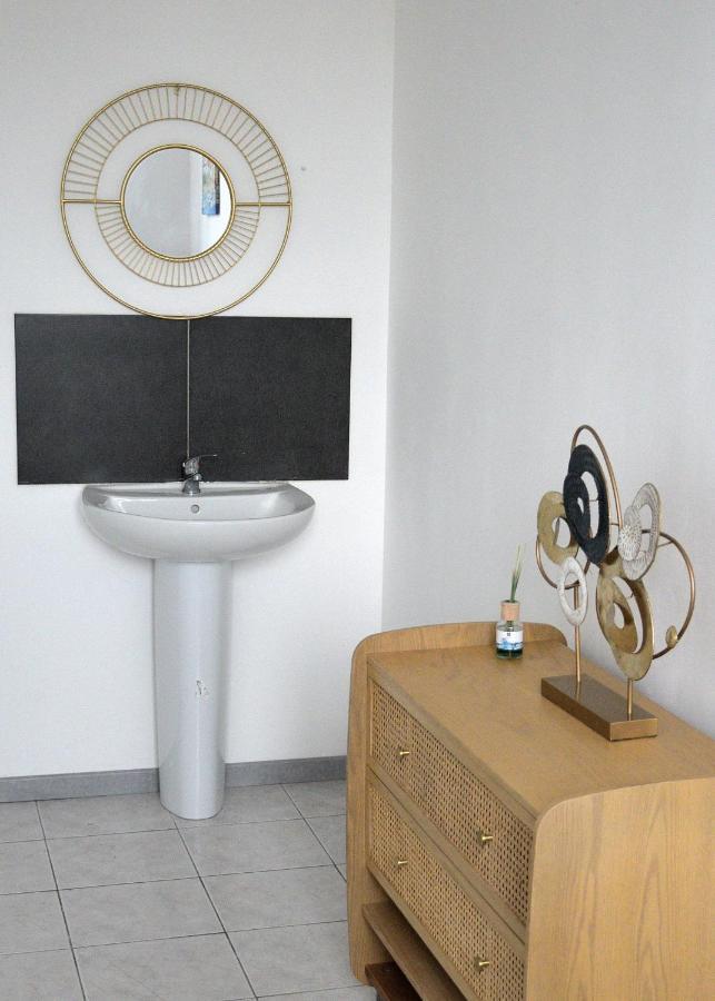 Domus Lemaitre 1 Bouchain - Parking - Wifi Tv - 2 Chambres - Proche Gare Et Commerces Lieu-Saint-Amand Eksteriør bilde